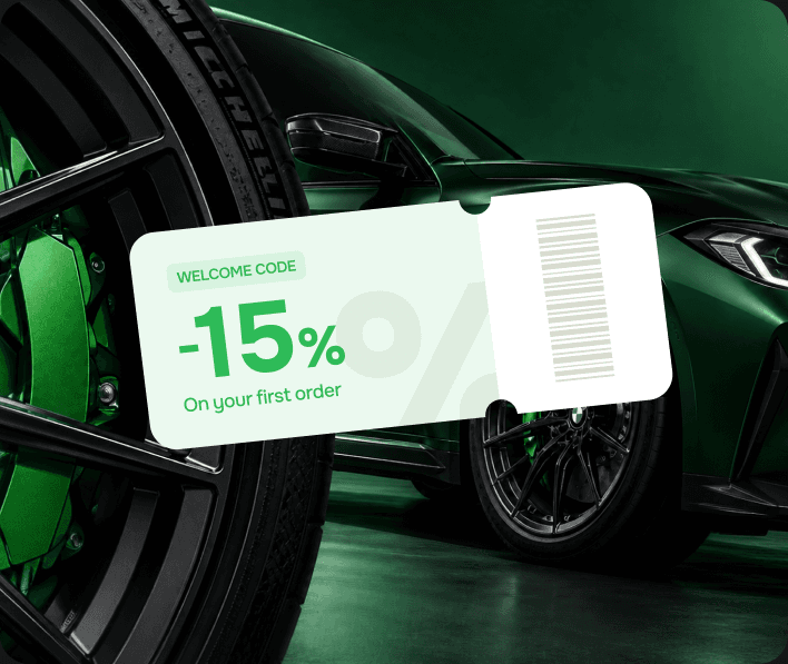 Kupon sa kodom za −15% na prvu porudžbinu ispred zelenog automobila